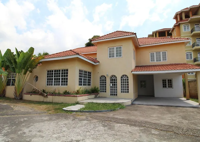 Belleh23 Kingston Creative Guesthouse